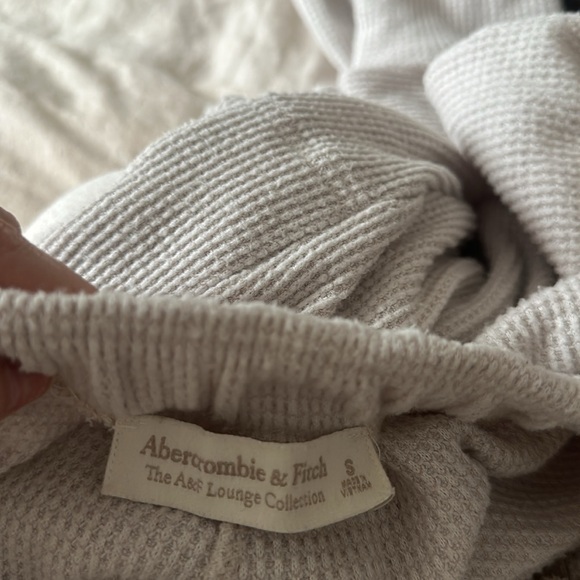 Abercrombie and Fitch lounge collection - Picture 4 of 4